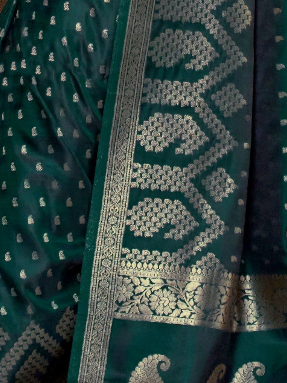 Odette Dark Green Satin Woven Saree With Unstitched Blouse For Women