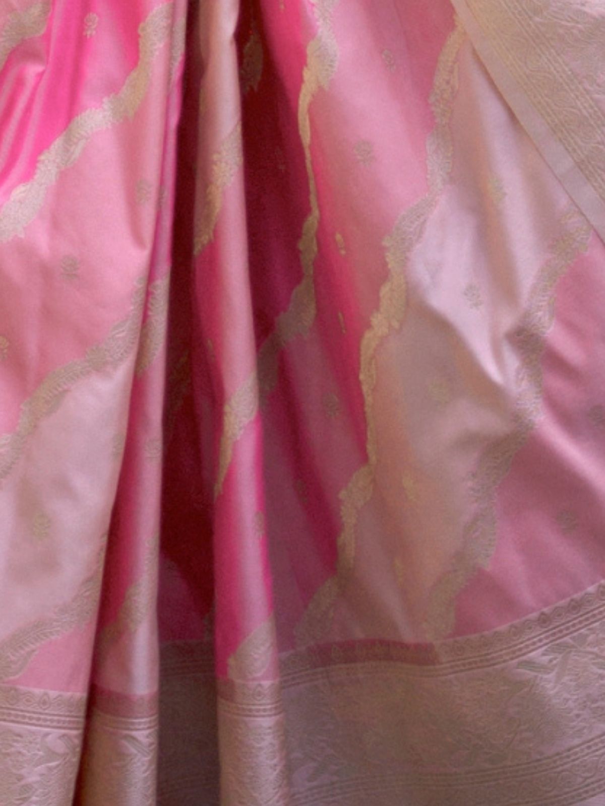 Odette Pink Silk Blend Woven Saree With Unstitched Blouse For Women