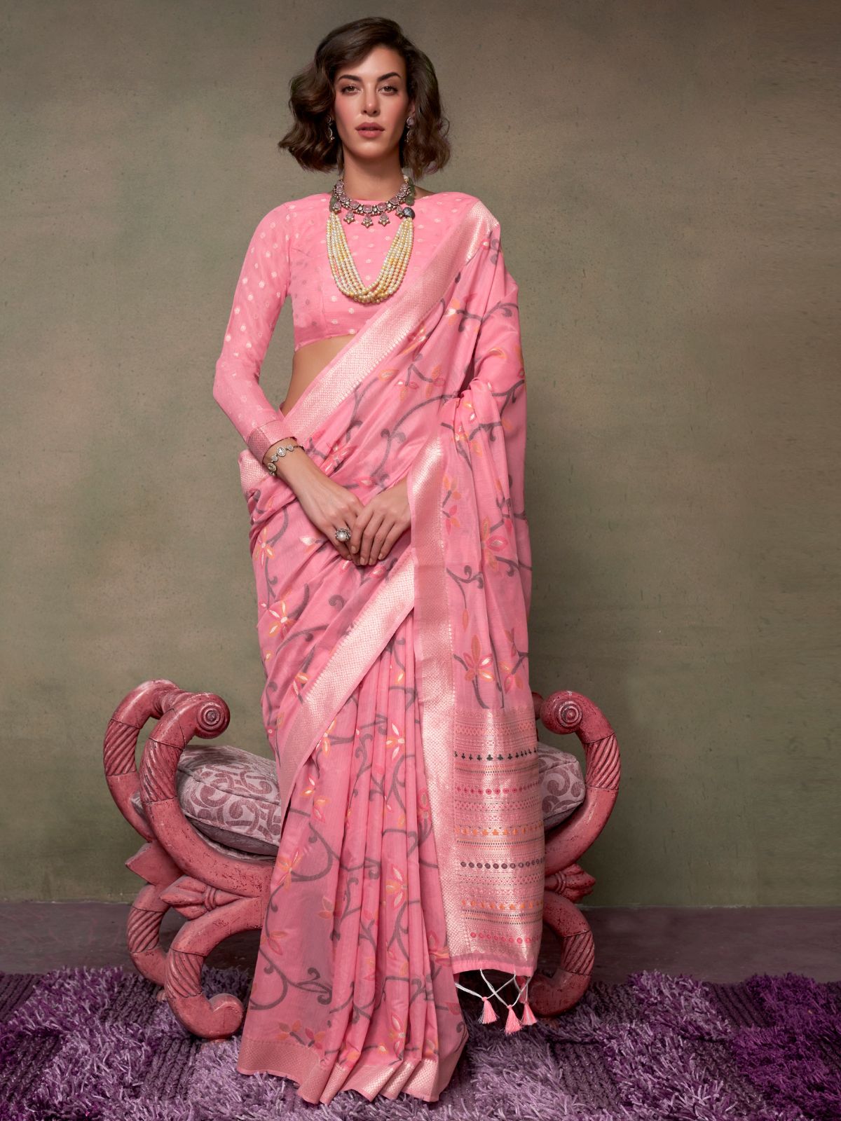 Odette Pink Silk Blend Woven Saree With Unstitched Blouse For Women