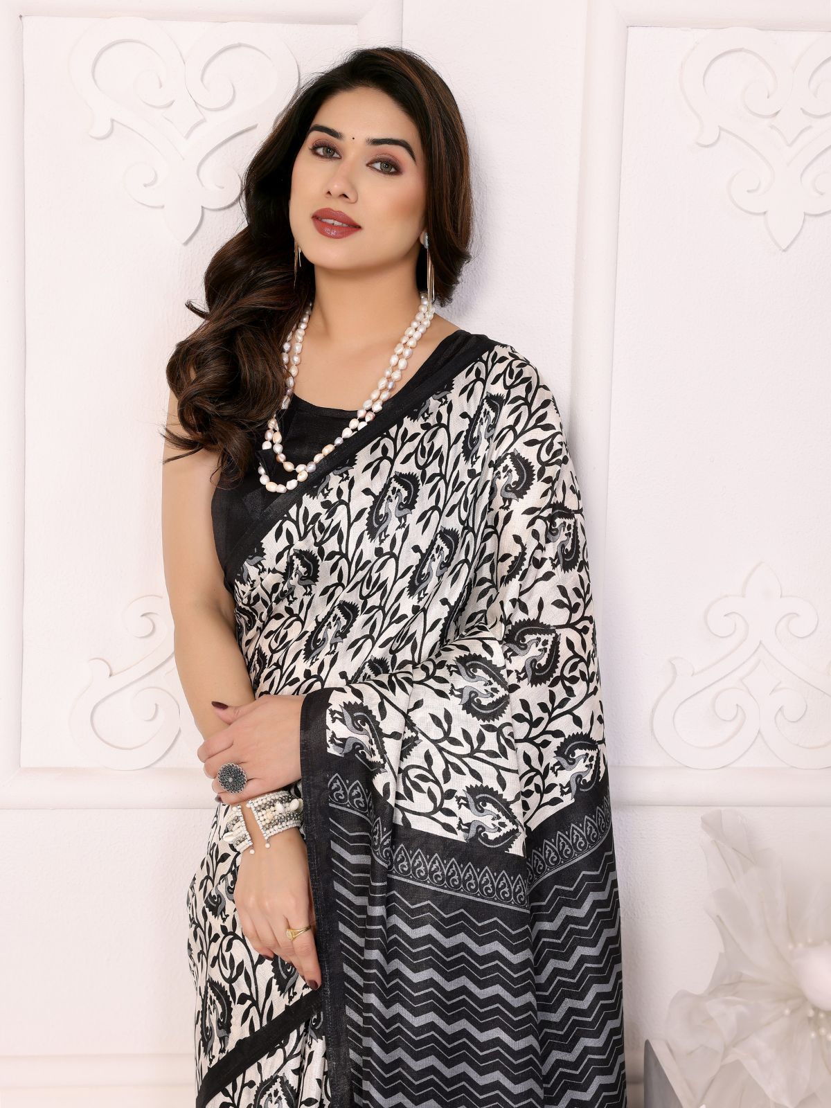 Odette White Khadi Printed Saree With Unstitched Blouse For Women