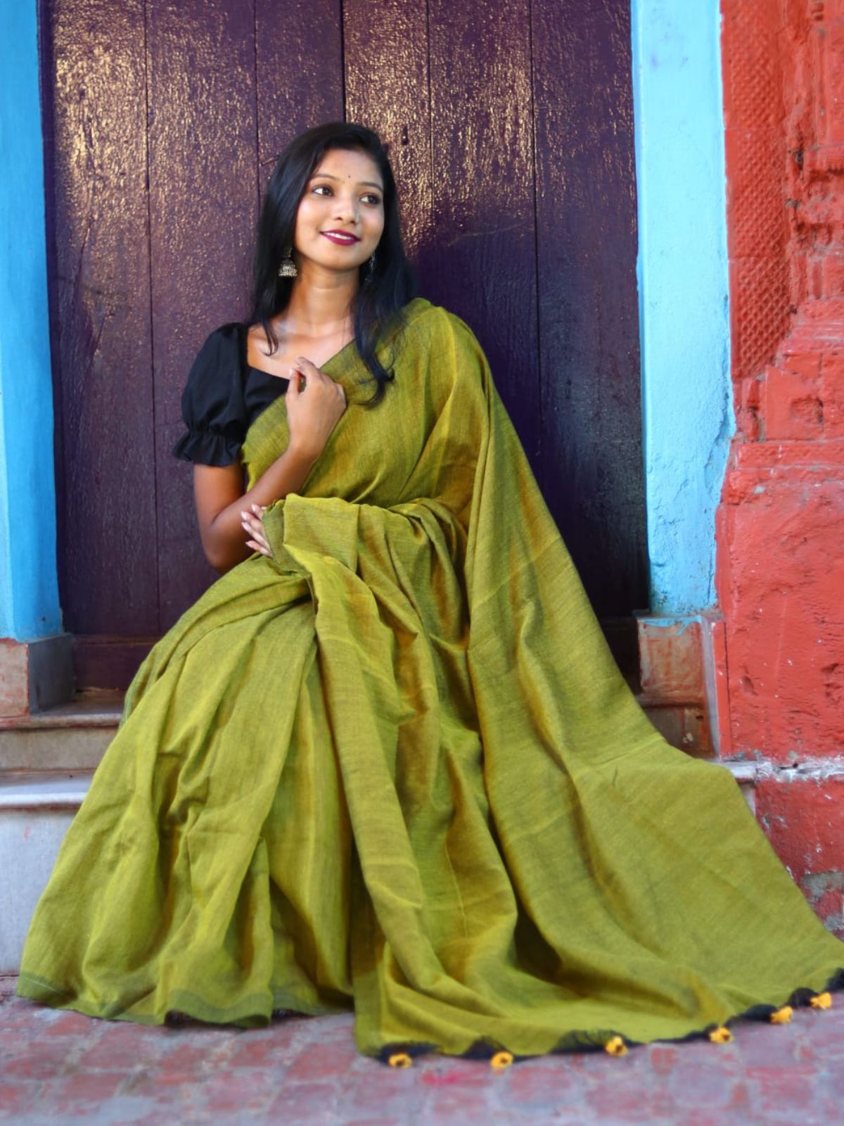 Odette Green Cotton  Saree  With Unstitched Blouse for Women