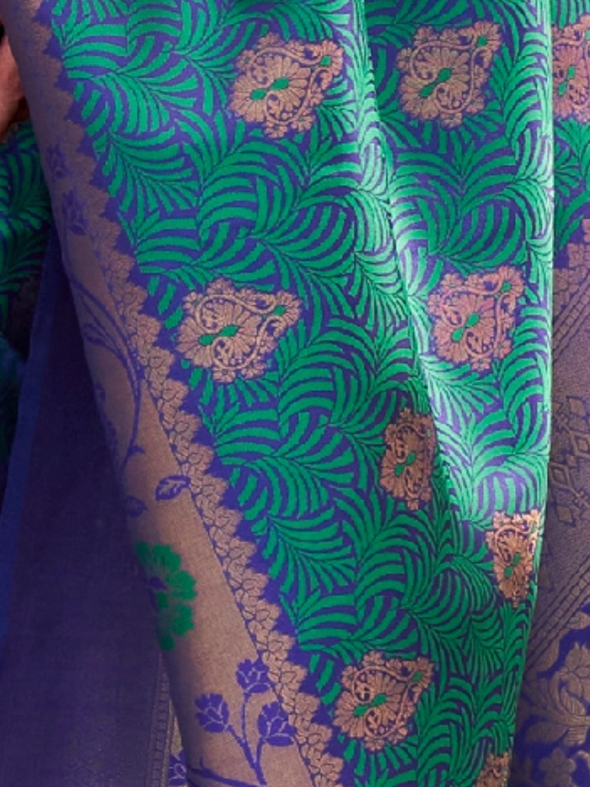 Odette Green Silk Blend Woven Saree With Unstitched Blouse for Women