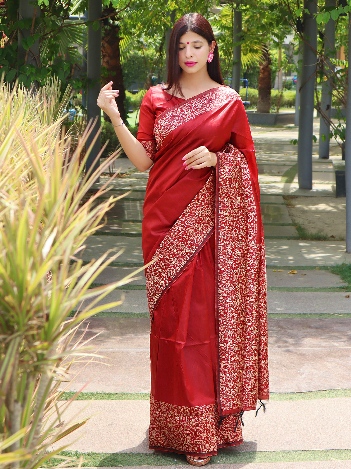 Plain Red Women Designer Georgette Saree, 5.5 m (Separate Blouse Piece) at  Rs 950 in Surat