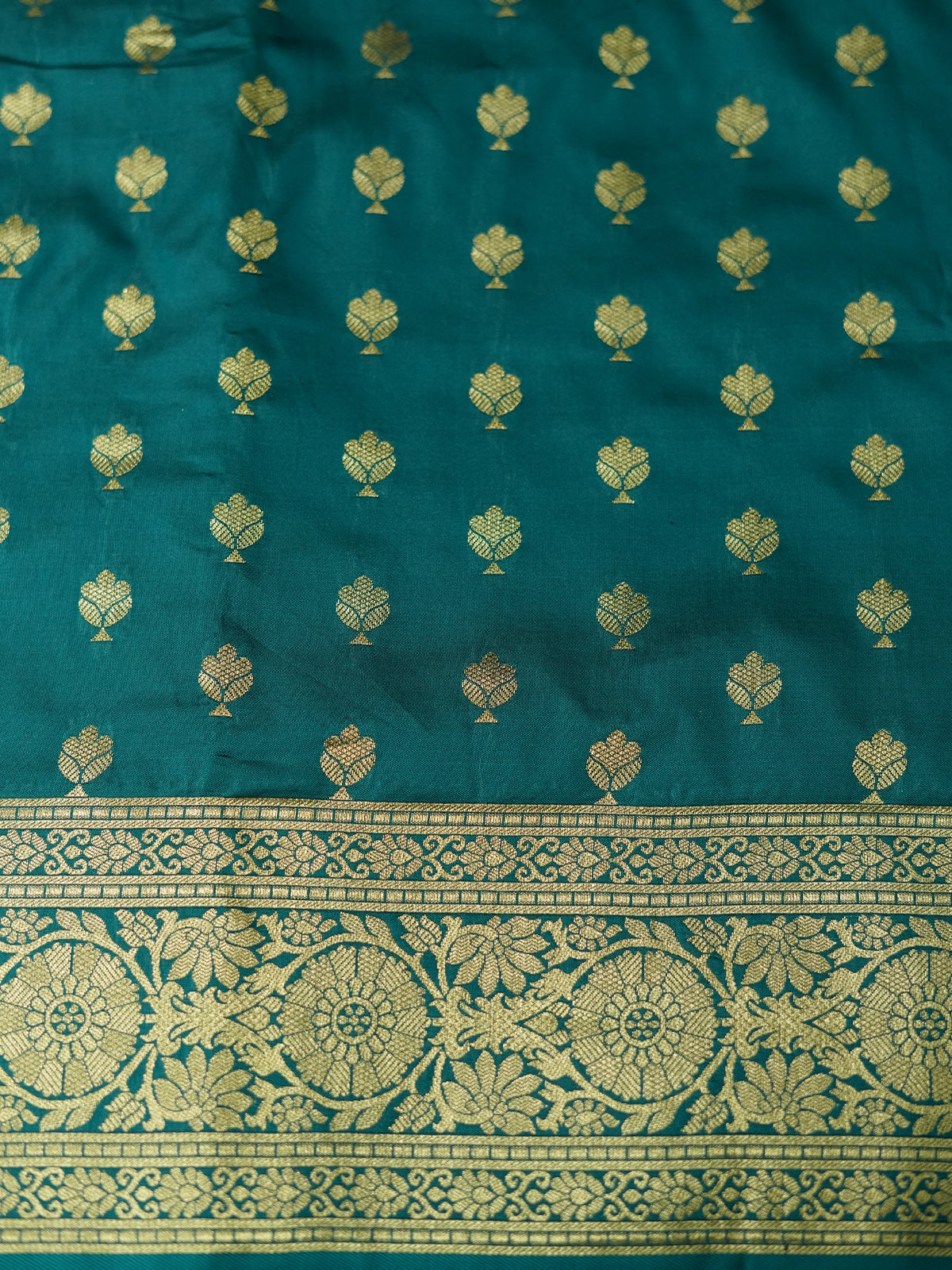 Odette Women Teal Silk Blend Woven Saree With Unstitched Blouse
