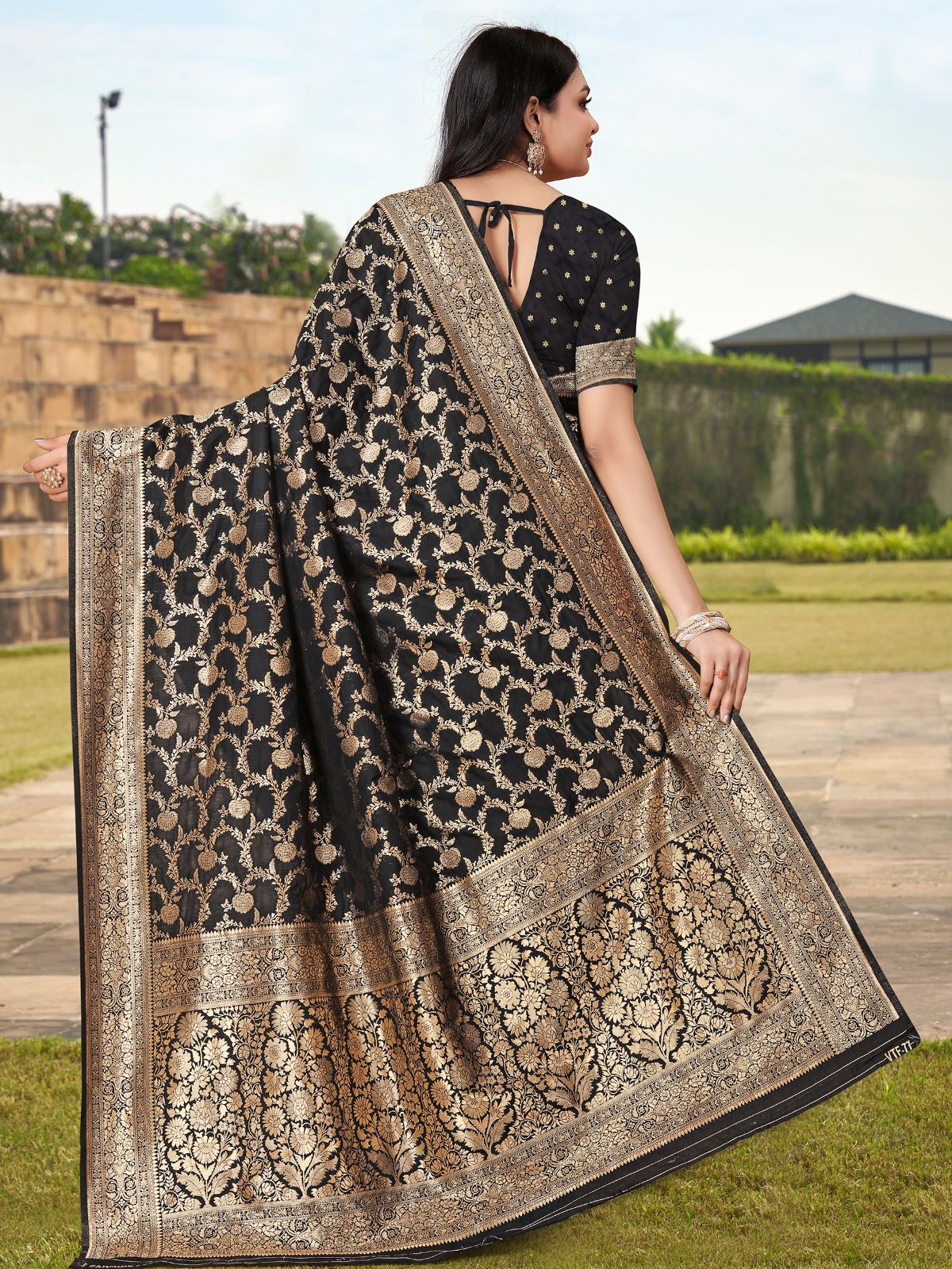 Odette Black Woven Banarasi Silk Saree With Unstitched Blouse For Women