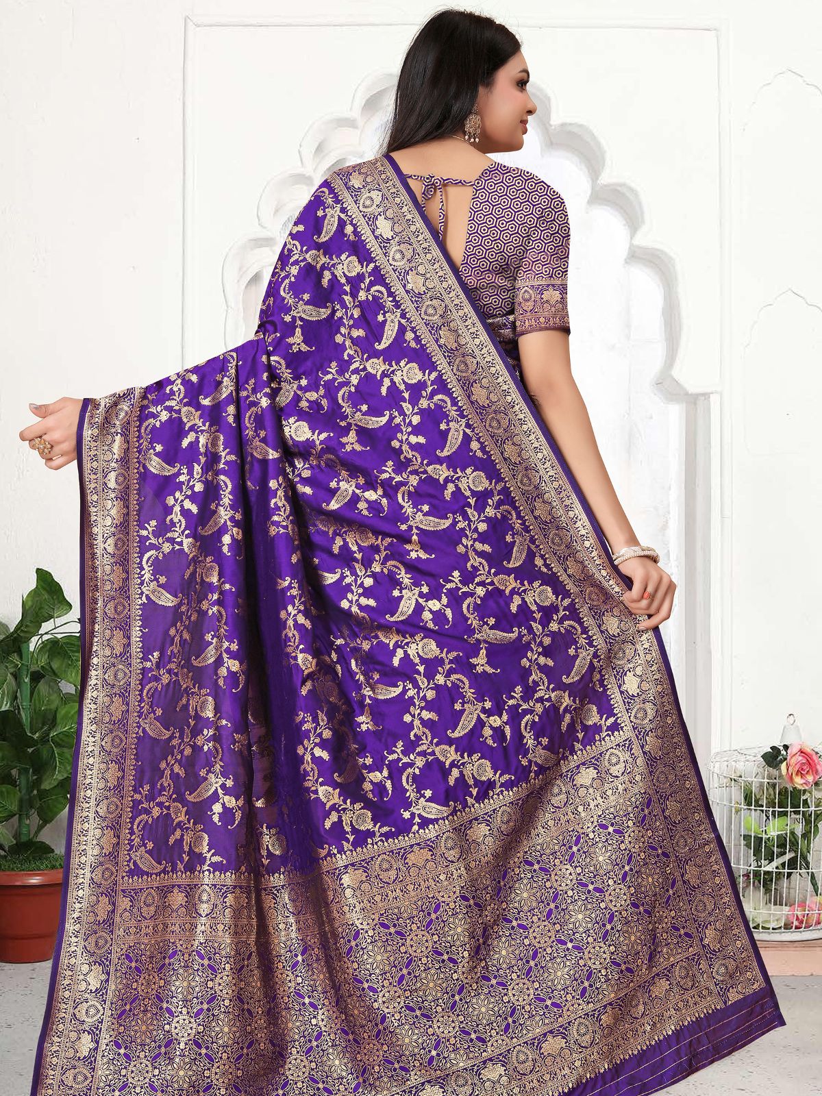 Odette Purple Woven Banarasi Silk Saree With Unstitched Blouse For Women