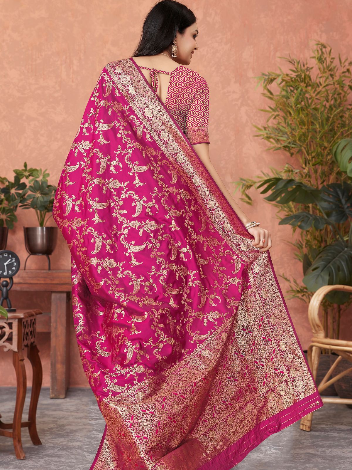 Odette Pink Woven Banarasi Silk Saree With Unstitched Blouse For Women