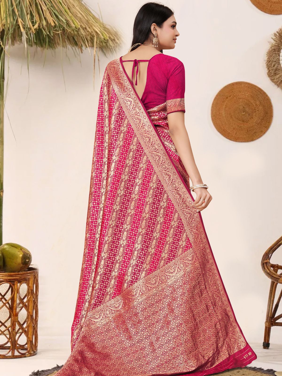 Odette Pink Woven Banarasi Silk Saree With Unstitched Blouse For Women