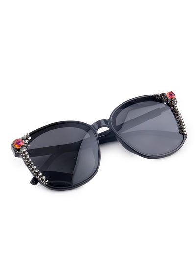 Odette Women Black Frame Flared Sunglasses