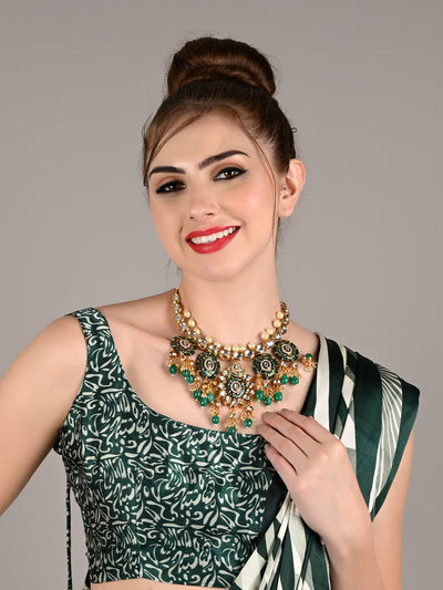 Green Kundan motif detailing jewellery set