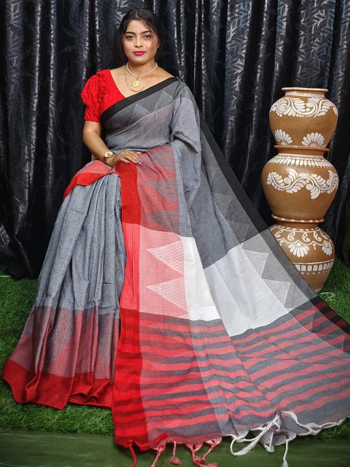 Odette Grey Cotton Saree With Unstitched Blouse For Women