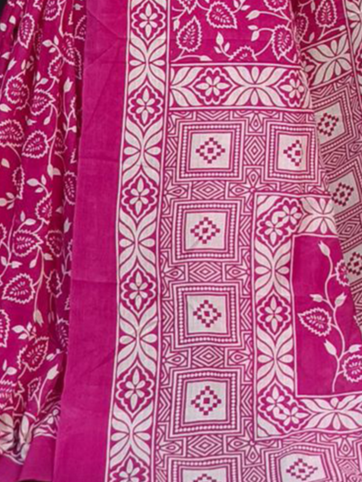 Odette Magenta Cotton Printed Saree With Unstitched Blouse For Women