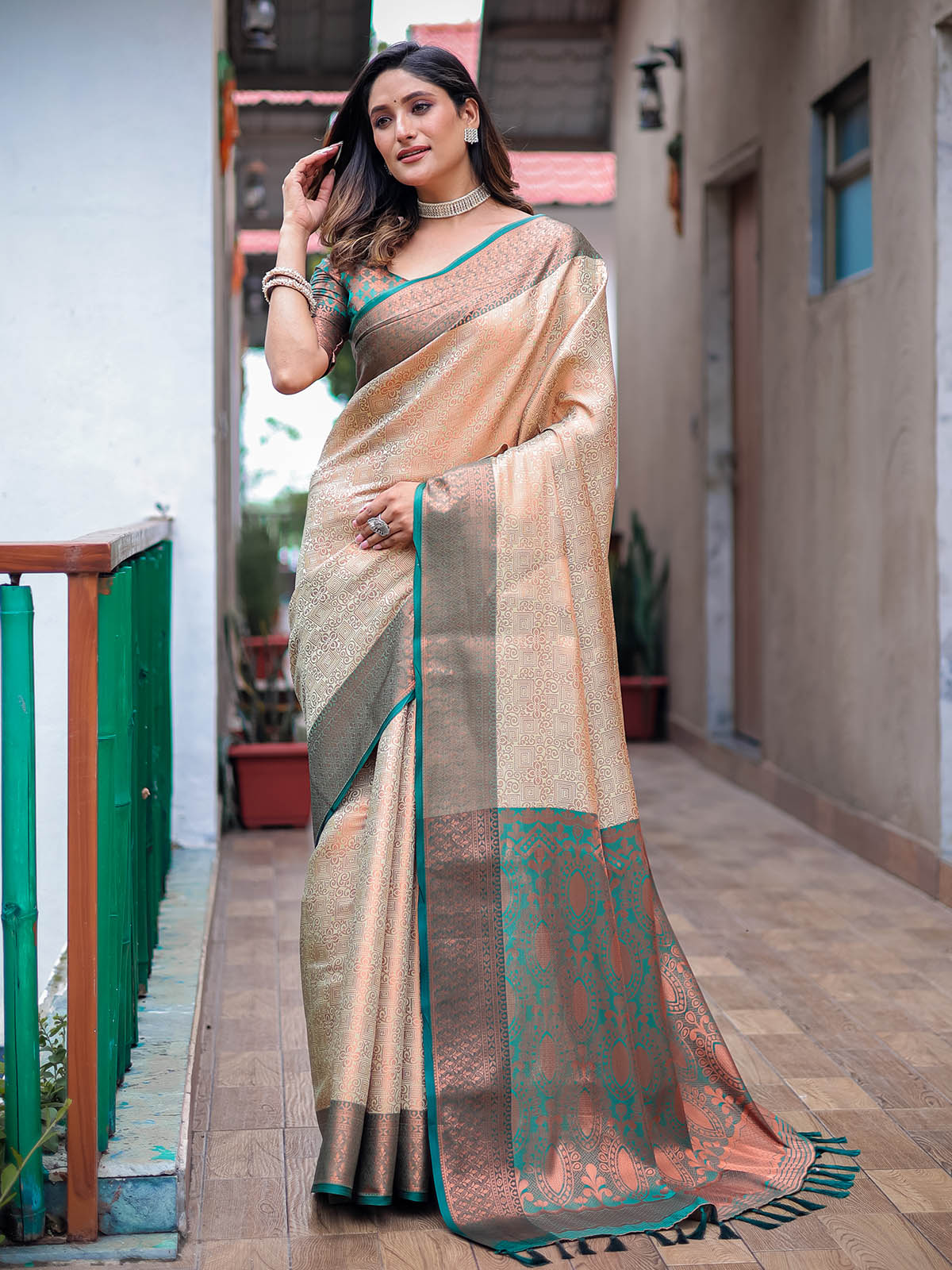 Off White Silk Blend Woven Saree With Unstitched Blouse