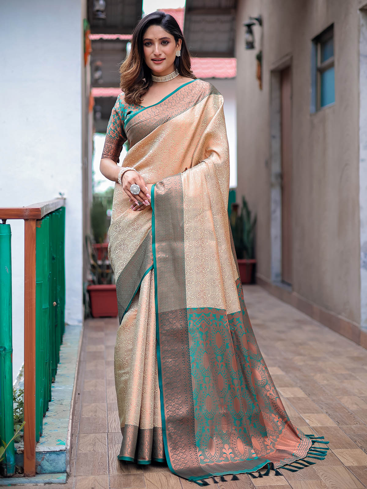 White and Pink Kanjivaram Silk Bridal Saree Online Shopping – Sunasa