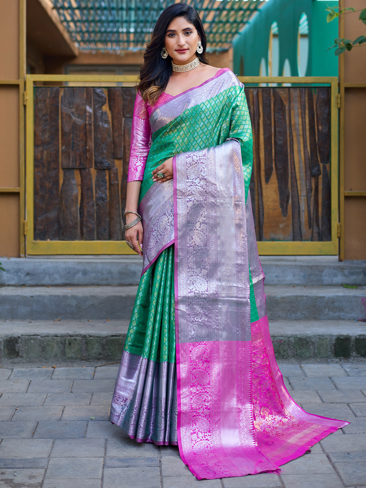 Odette Green Banarasi Silk  Saree with unstitched Blouse For Women