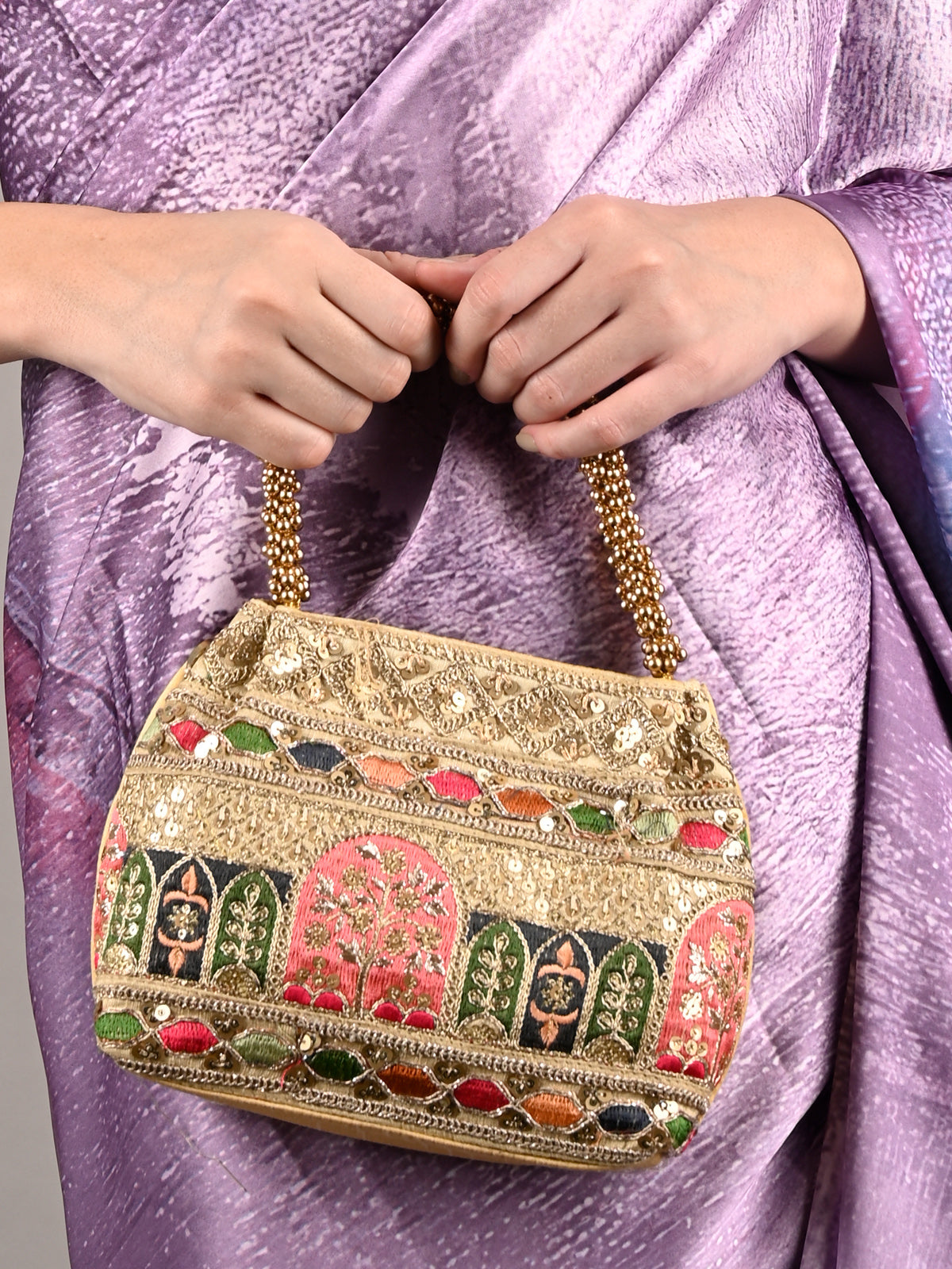 Indian Handmade Flower Handbag Gold Embroidered Silk Potli Bag Pouch Small  Vintage Evening Clutch Purse Pouch Drawstring Bags For Wedding Christmas  Gift For Women: Handbags: Amazon.com