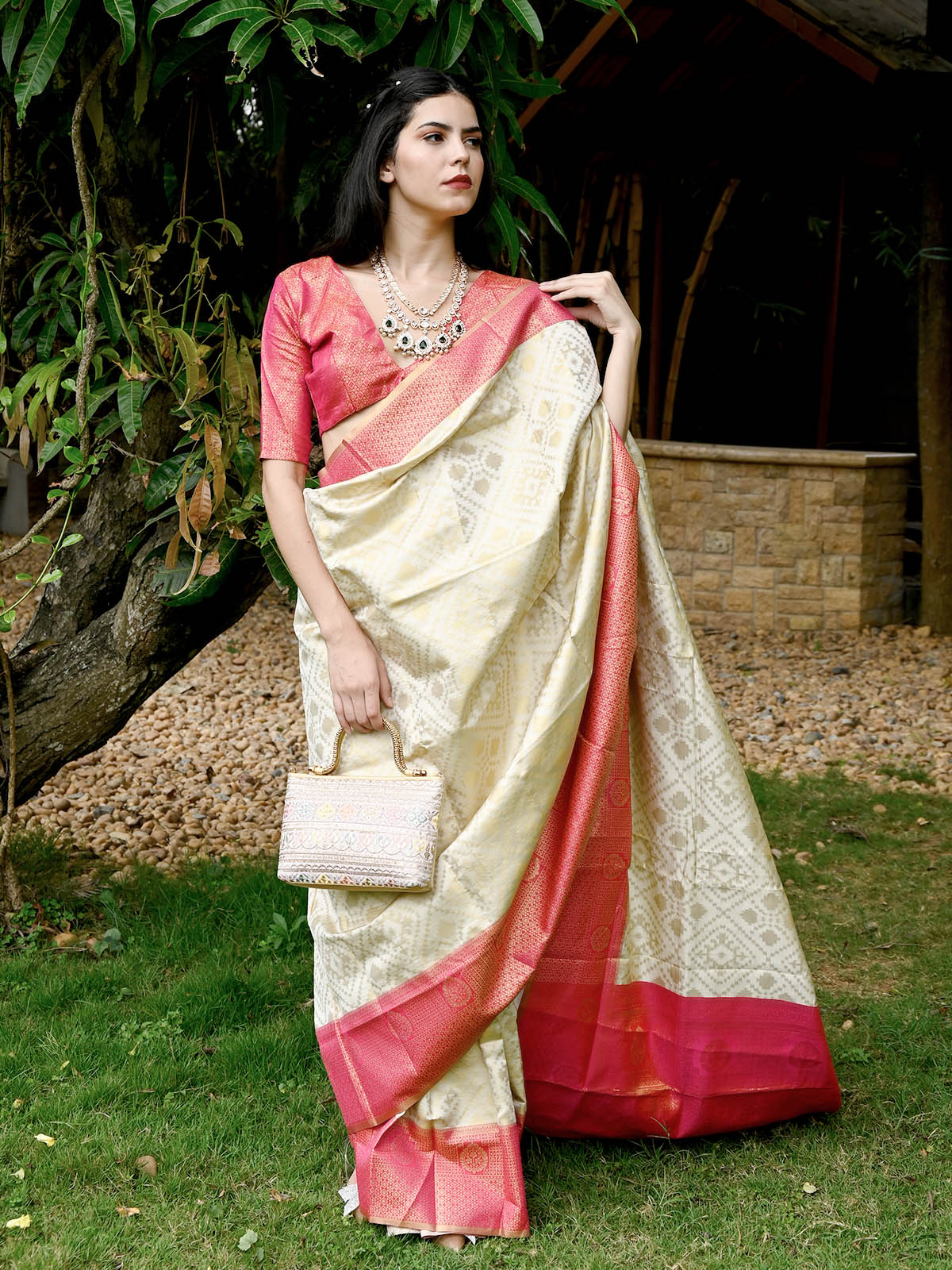 Off White Silk Saree With Blouse 264856