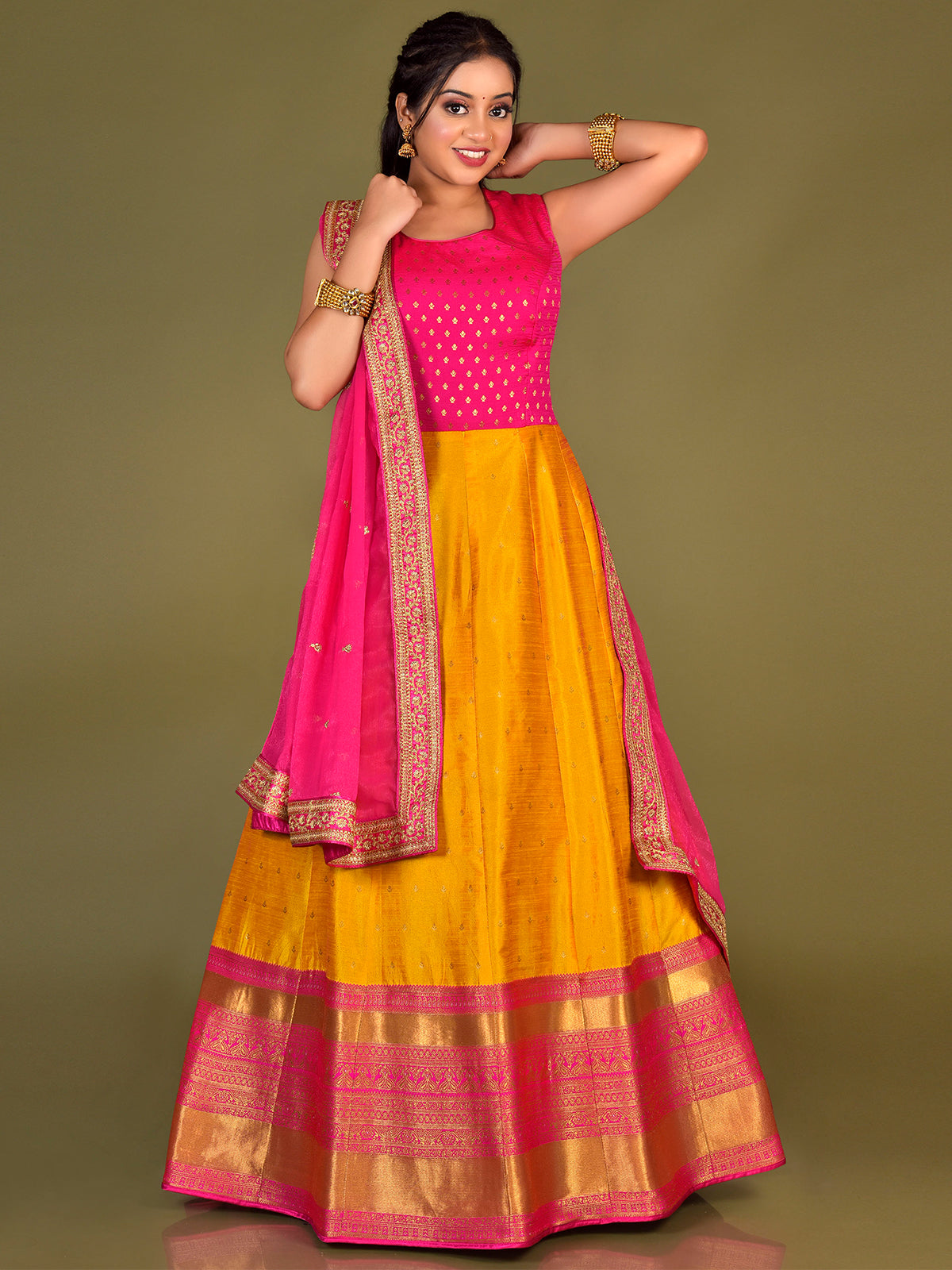 Ethnic Gowns | Ethnic Gown + Banarasi Dupatta | Freeup