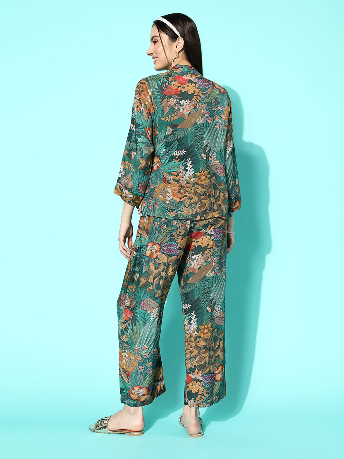 Odette Muslin All Over Flora & Fauna Print Teal Straight Co-Ord Set For Women With Shrug