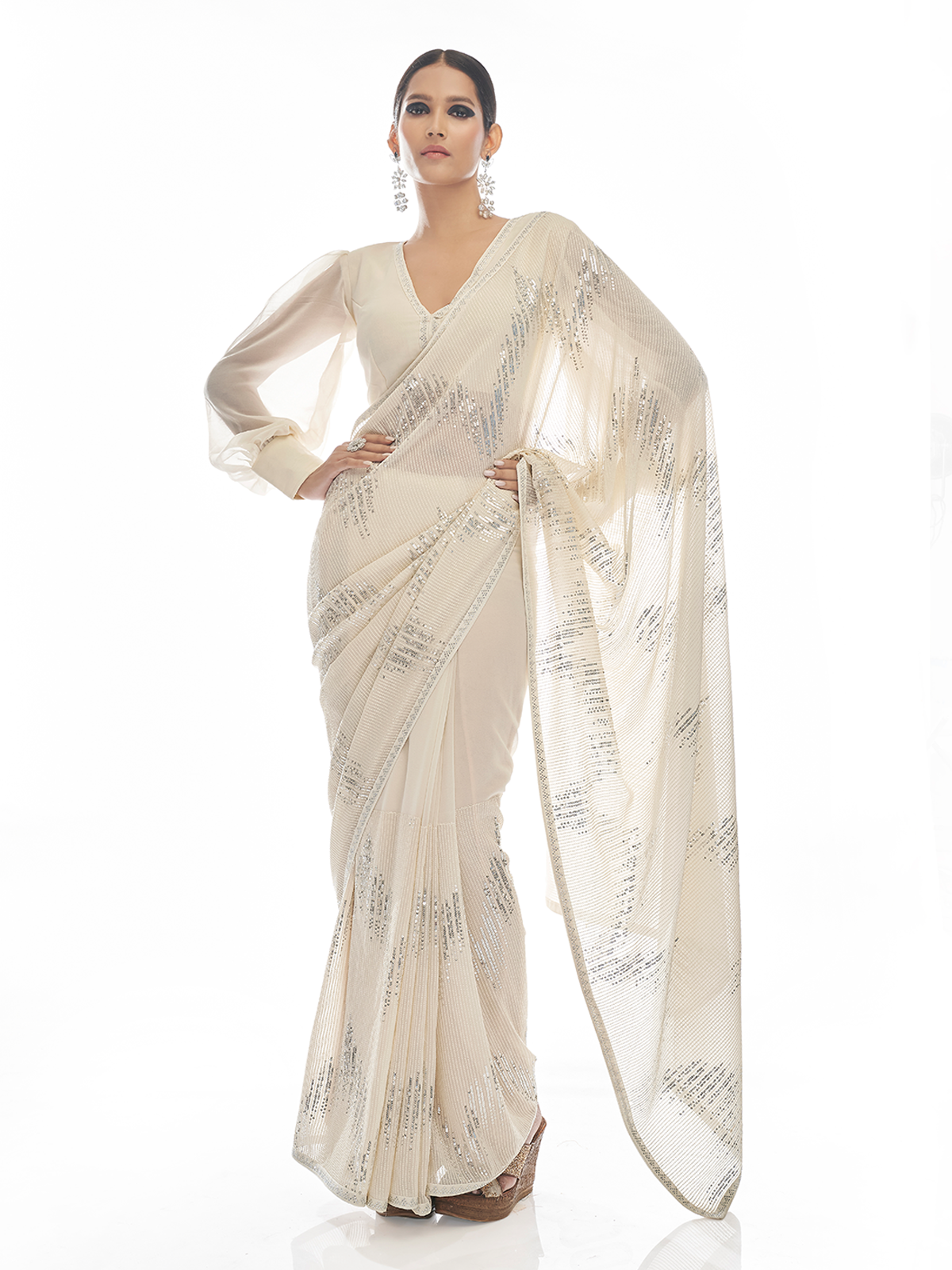 White Georgette Saree With Unstitched Blouse