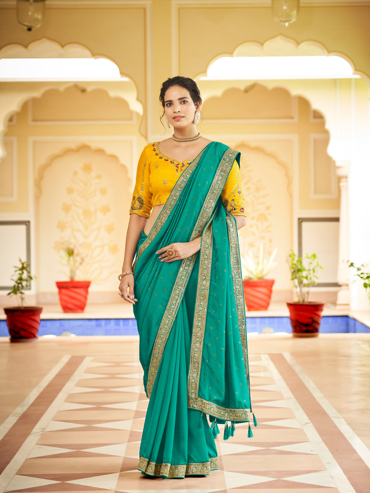 Odette Women Sea Green Saree With Unstitched Blouse