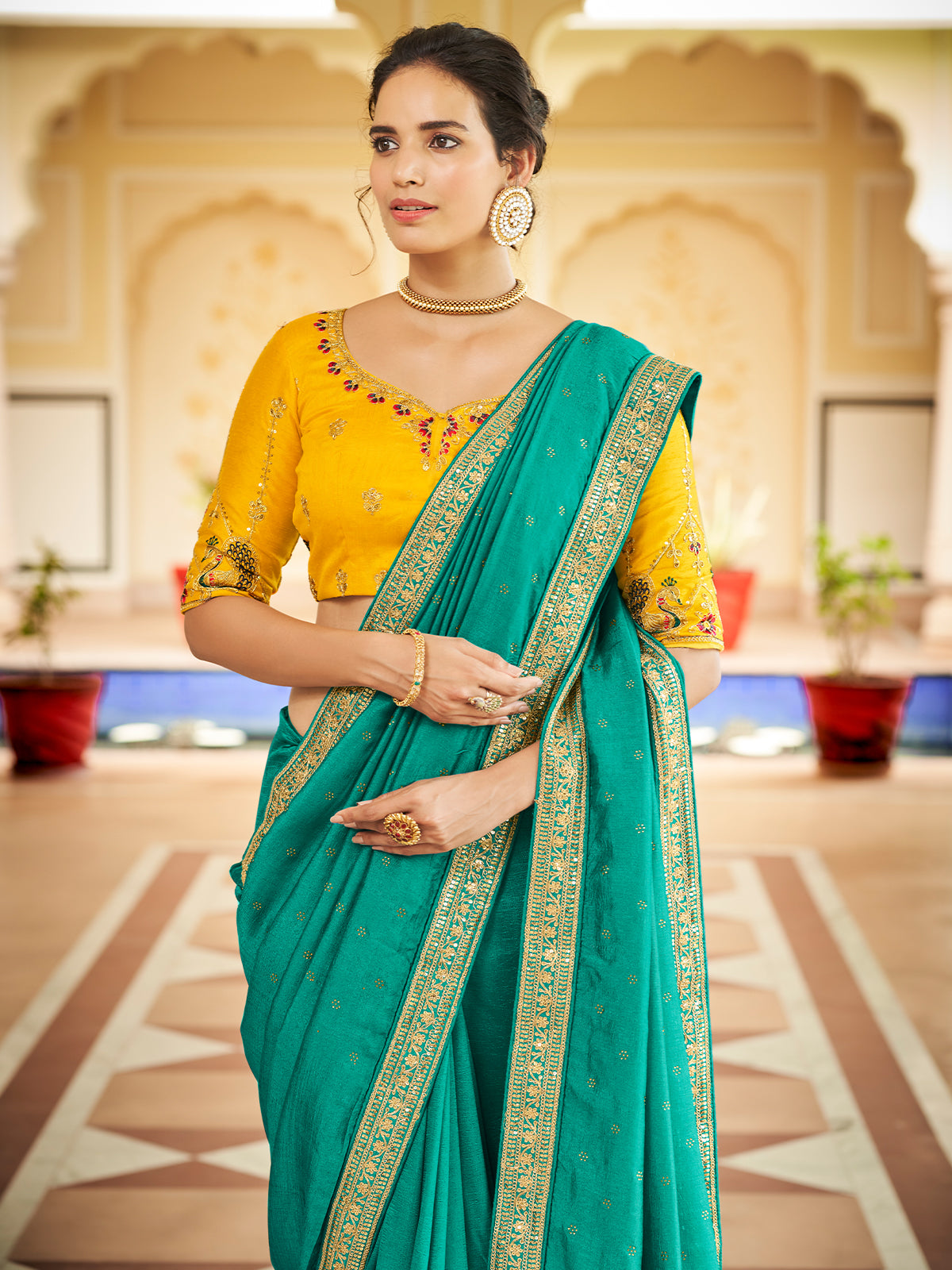 Odette Women Sea Green Saree With Unstitched Blouse