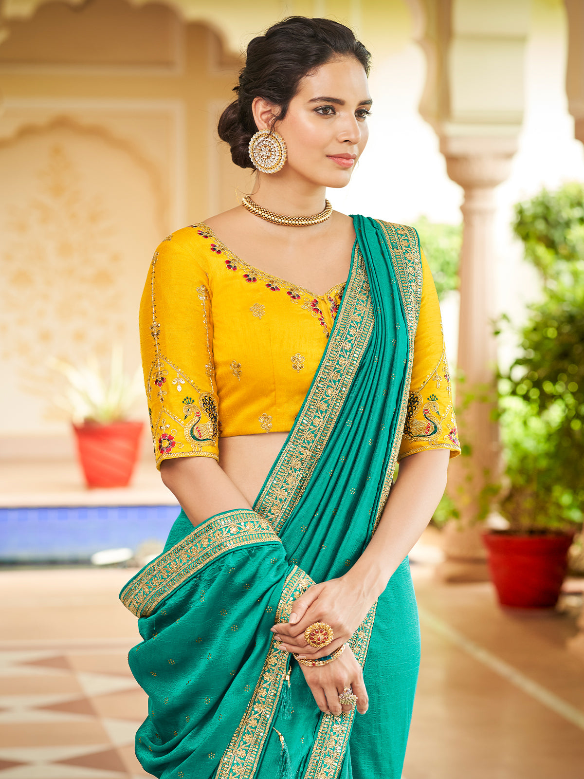 Odette Women Sea Green Saree With Unstitched Blouse