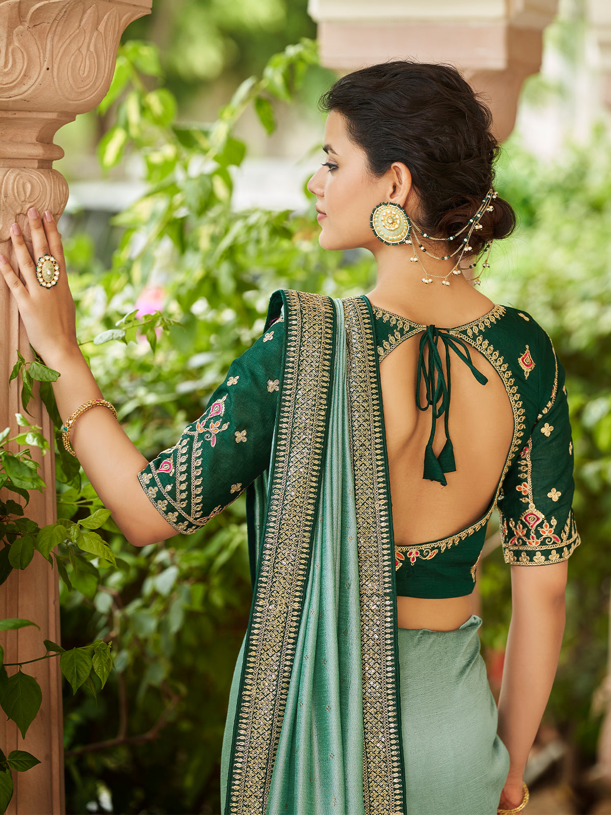 Odette Women Sea Green Saree With Unstitched Blouse