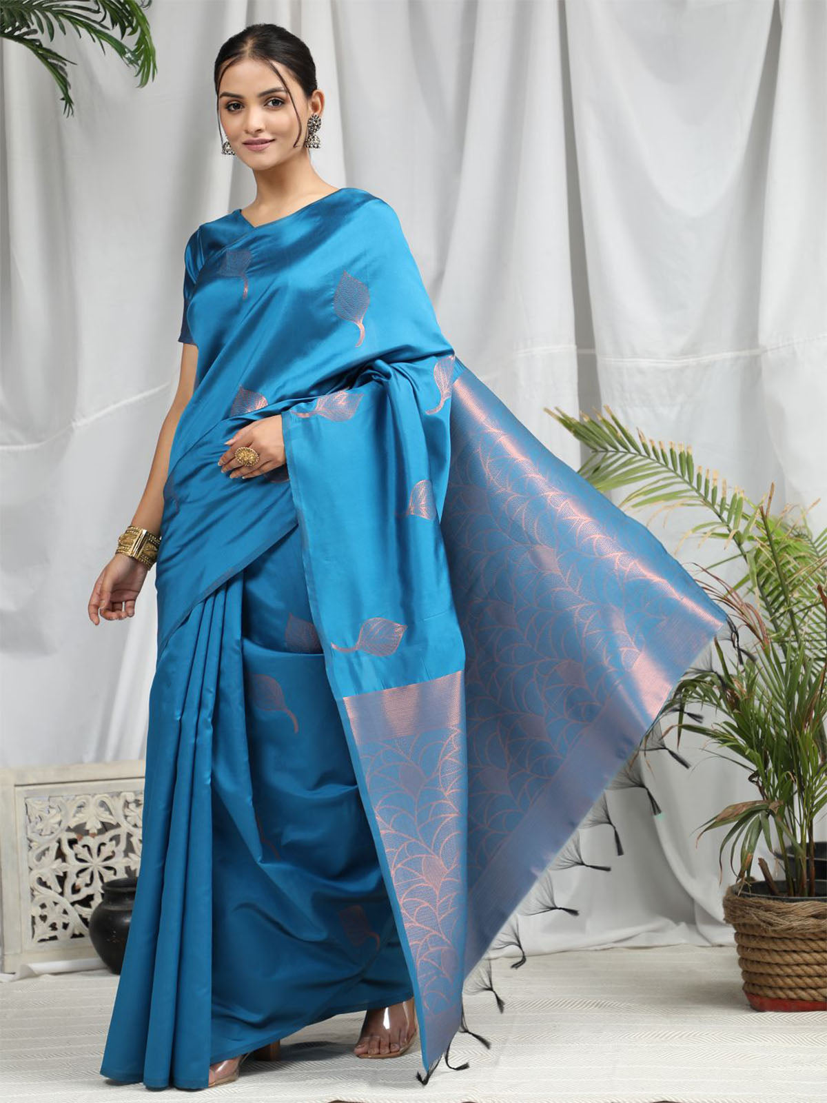 Odette Women Blue Soft Silk Saree With Unstitched Blouse