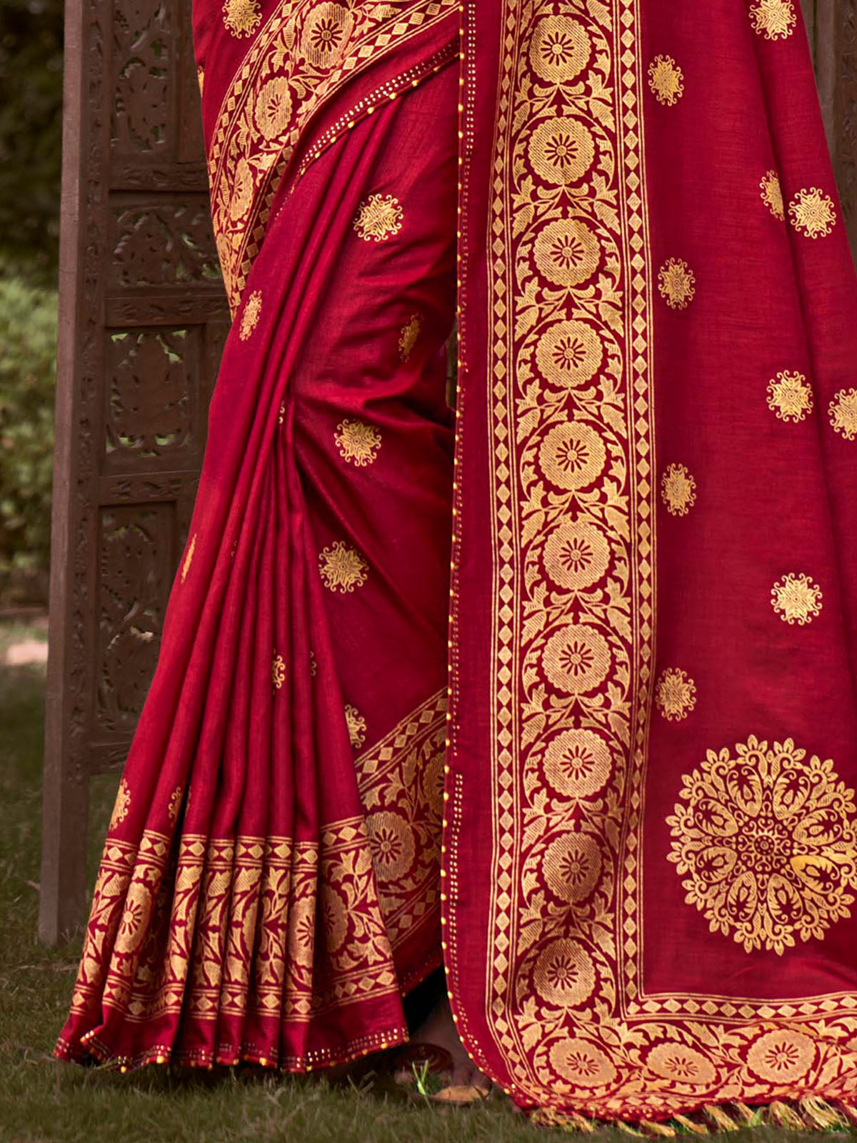 Maroon Blended Silk Saree With Unstitched Blouse