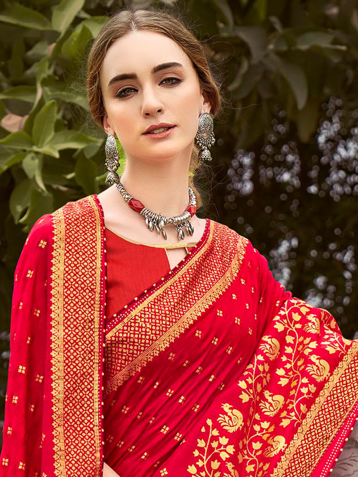 Red Blended Silk Saree With Unstitched Blouse