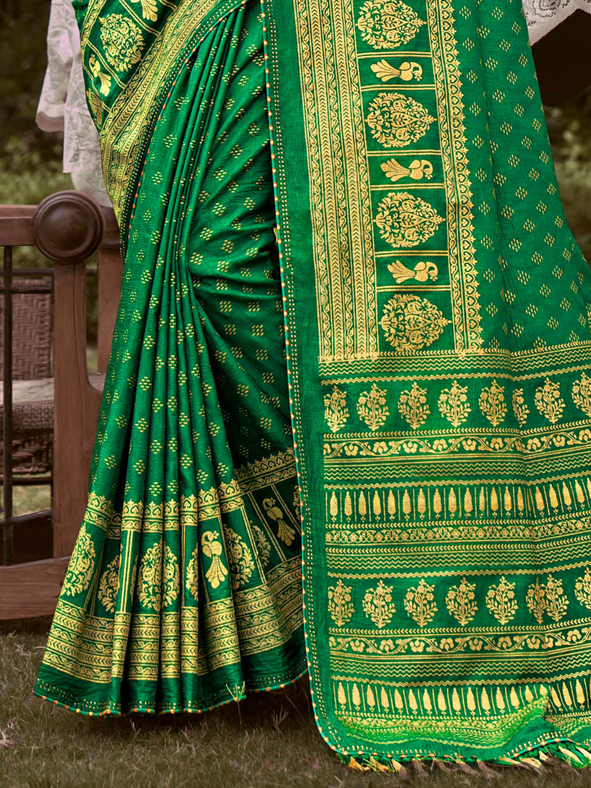 Green Blended Silk Saree With Unstitched Blouse