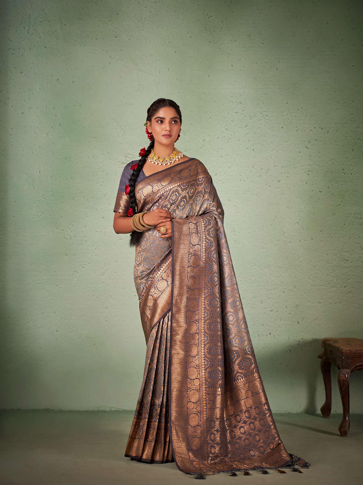 Odette Women Grey Raw Silk Blend Saree With Unstitched Blouse