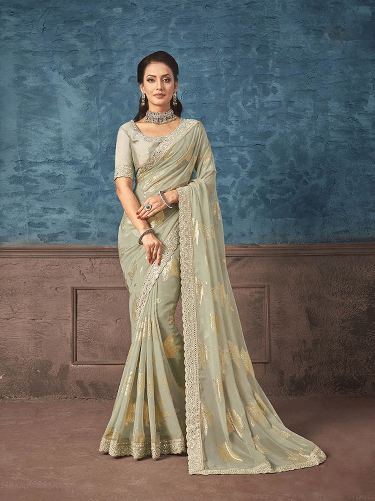 Odette Women Grey Georgette Printed Saree With Unstitched Blouse