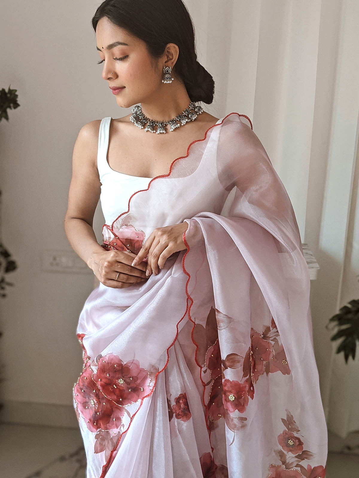 Odette Women Peach Printed Organza Saree With Unstitched Blouse