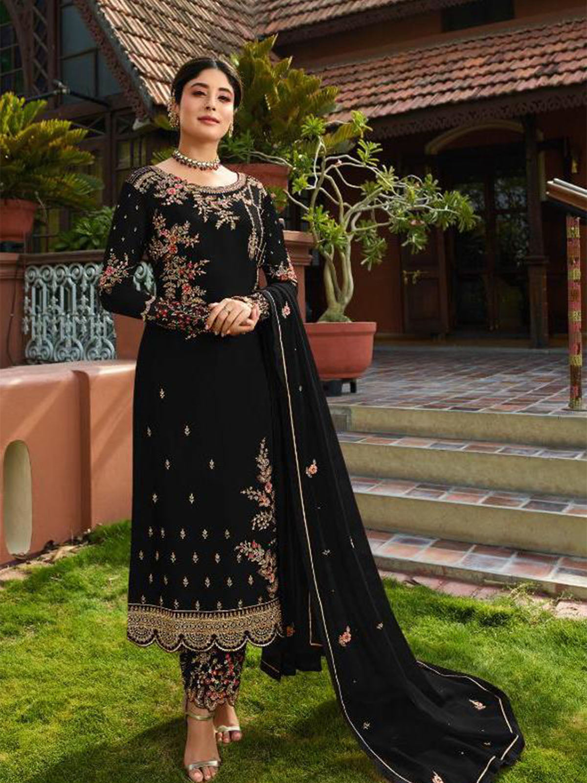 Stylish Black Salwar Suit, Pakistani Designer Zari Embroidered 3 Pcs Velvet  Straight Kurta Pant Set With Net Dupatta, Pakistani Festival Set - Etsy