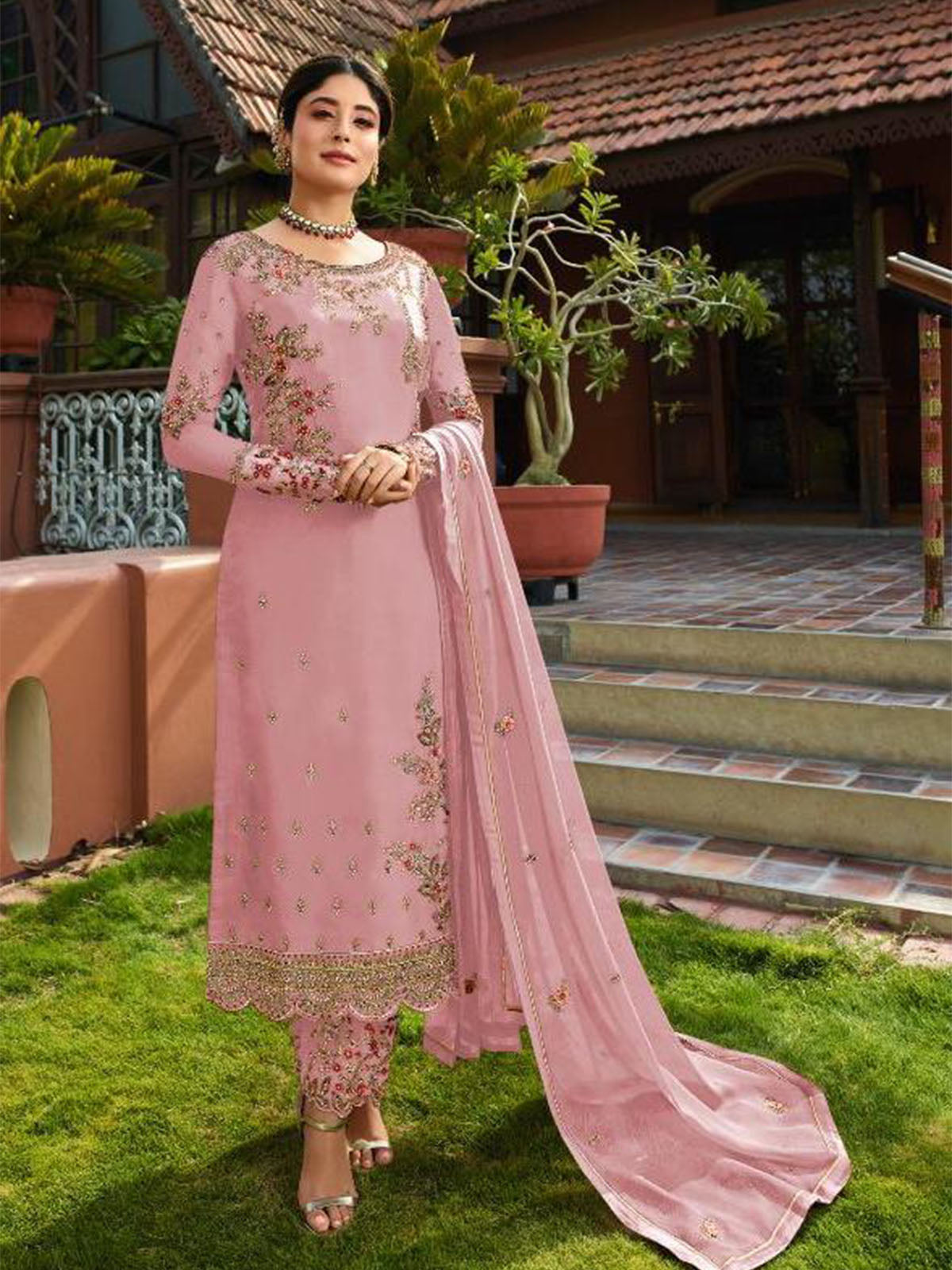 Embroidered Georgette Pakistani Suit in Light Pink : KCH8493