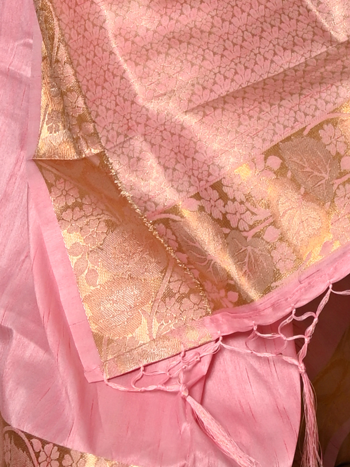 Festive Pink Silk Blend Woven Saree With Unstitched Blouse