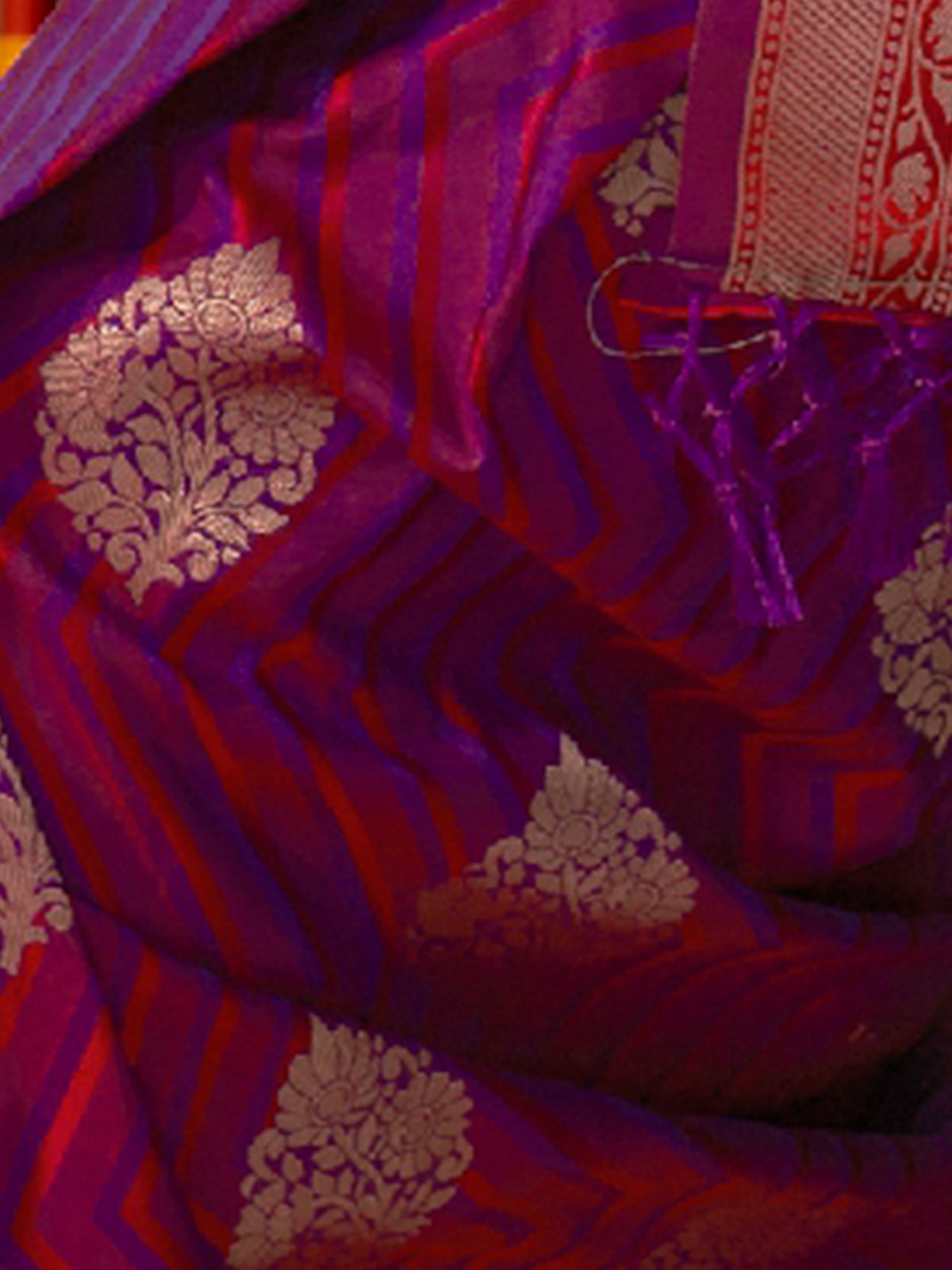 Odette Women Purple Silk Blend Woven Saree With Unstitched Blouse