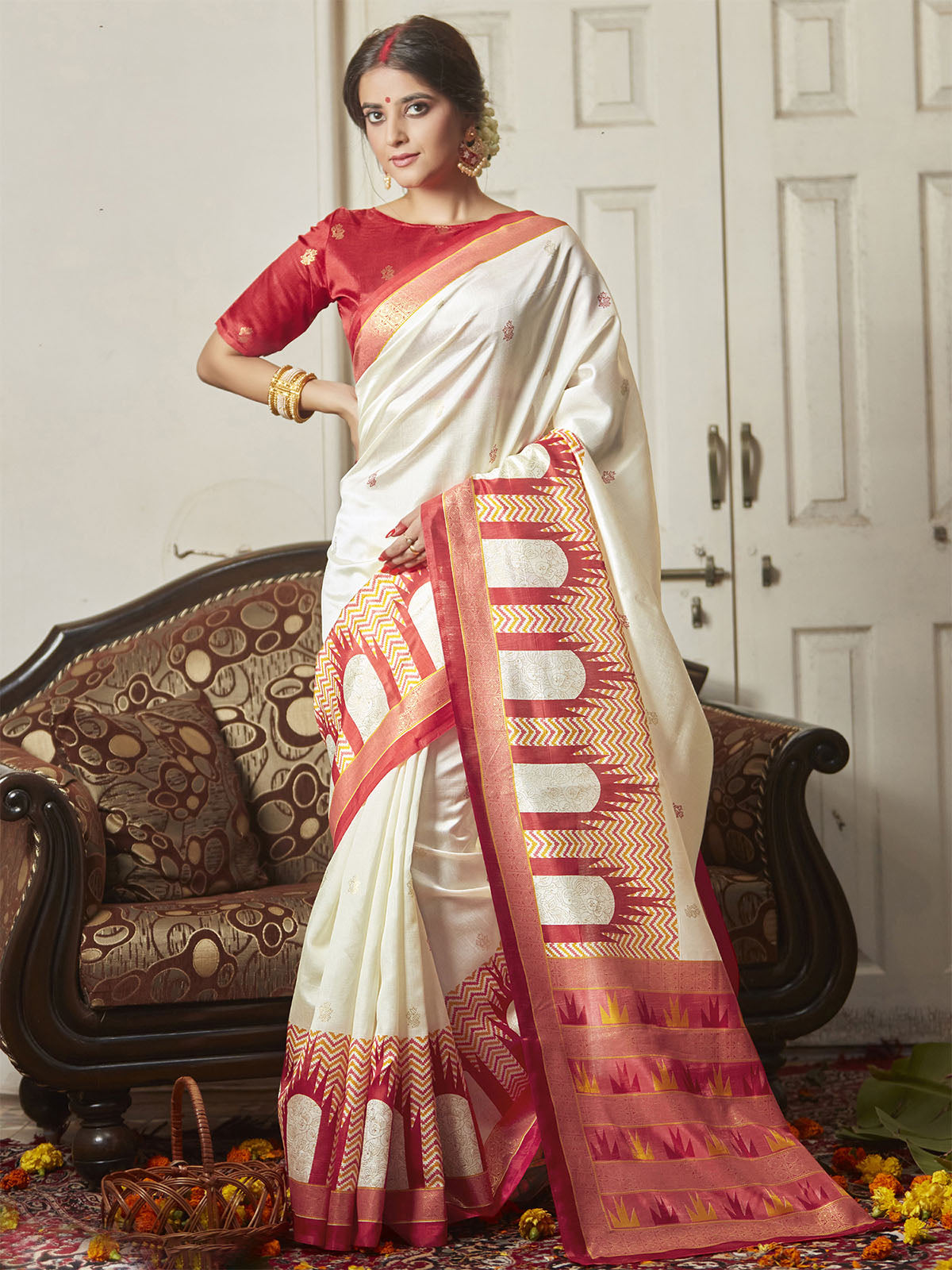 Odette Women Silk Blend Off White Printed Saree With Unstitched Blouse