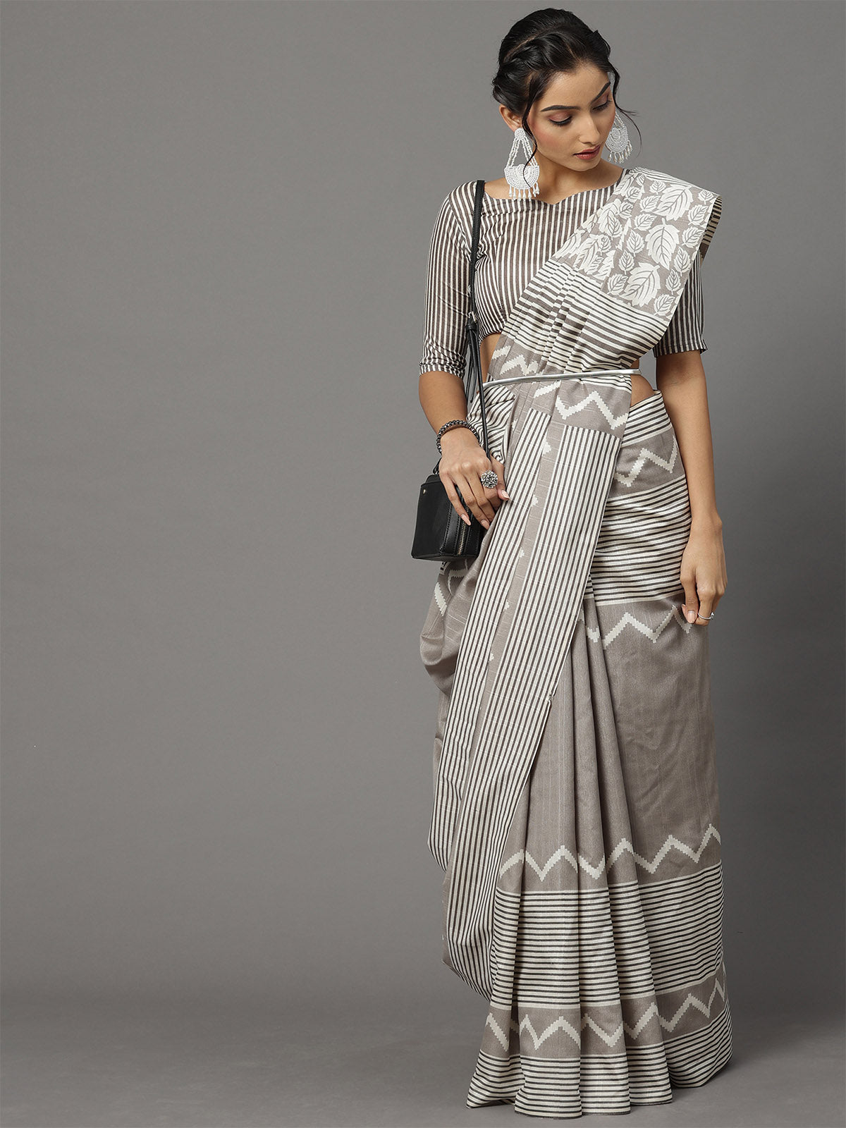 Odette Women Grey Printed Blend Silk Saree With Unstitched Blouse