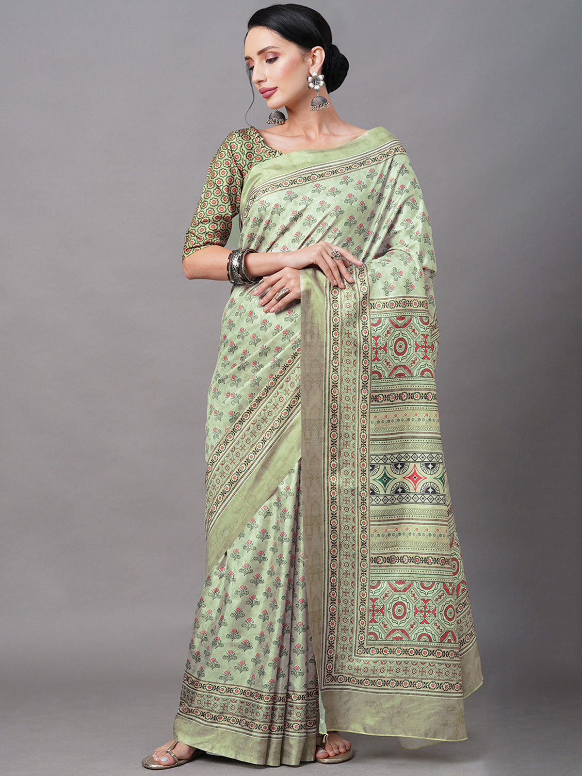 Odette Women Green Blend Silk Digital Printed Saree With Unstitched Blouse