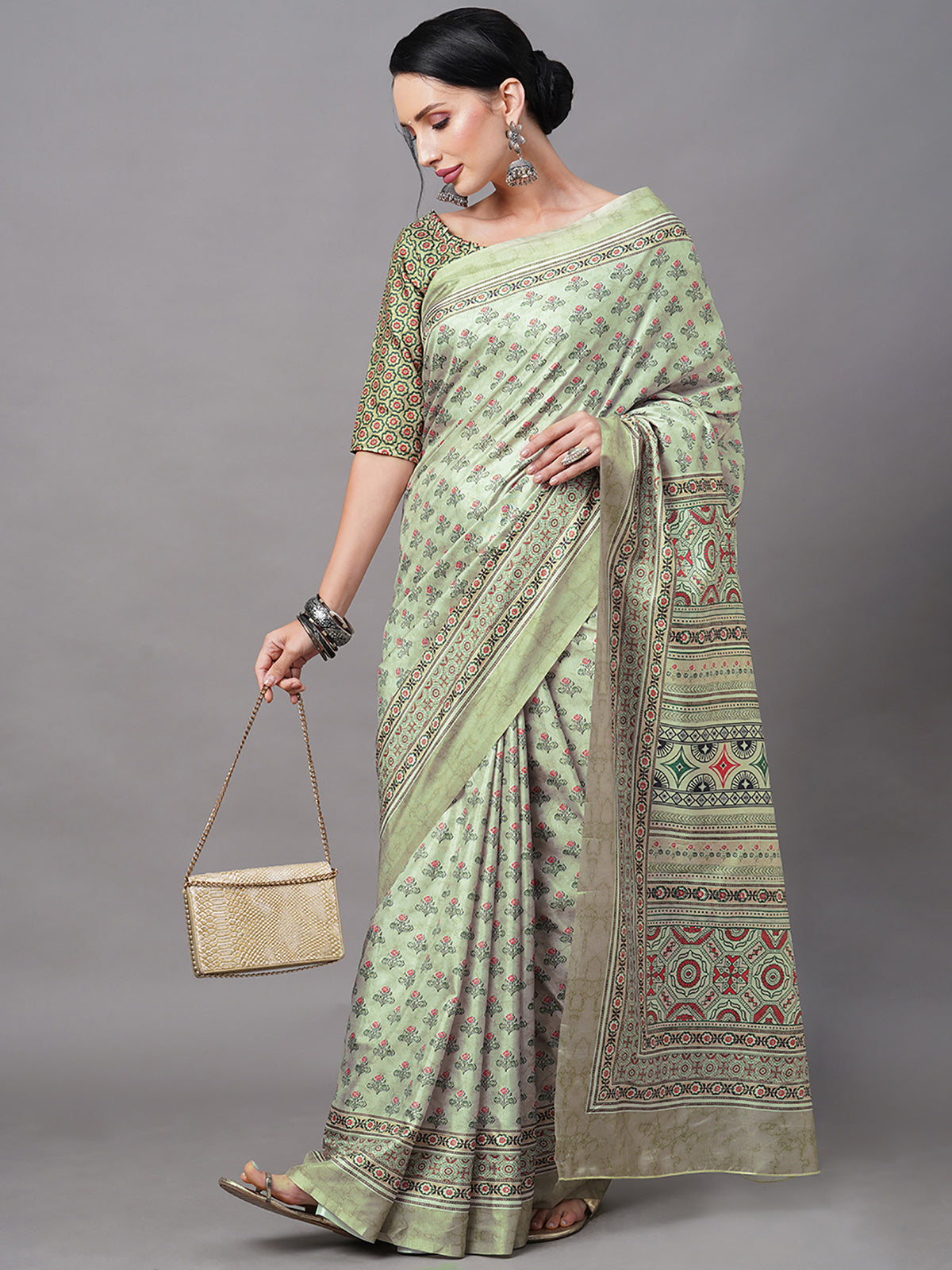 Green Blend Silk Digital Printed Saree With Unstitched Blouse