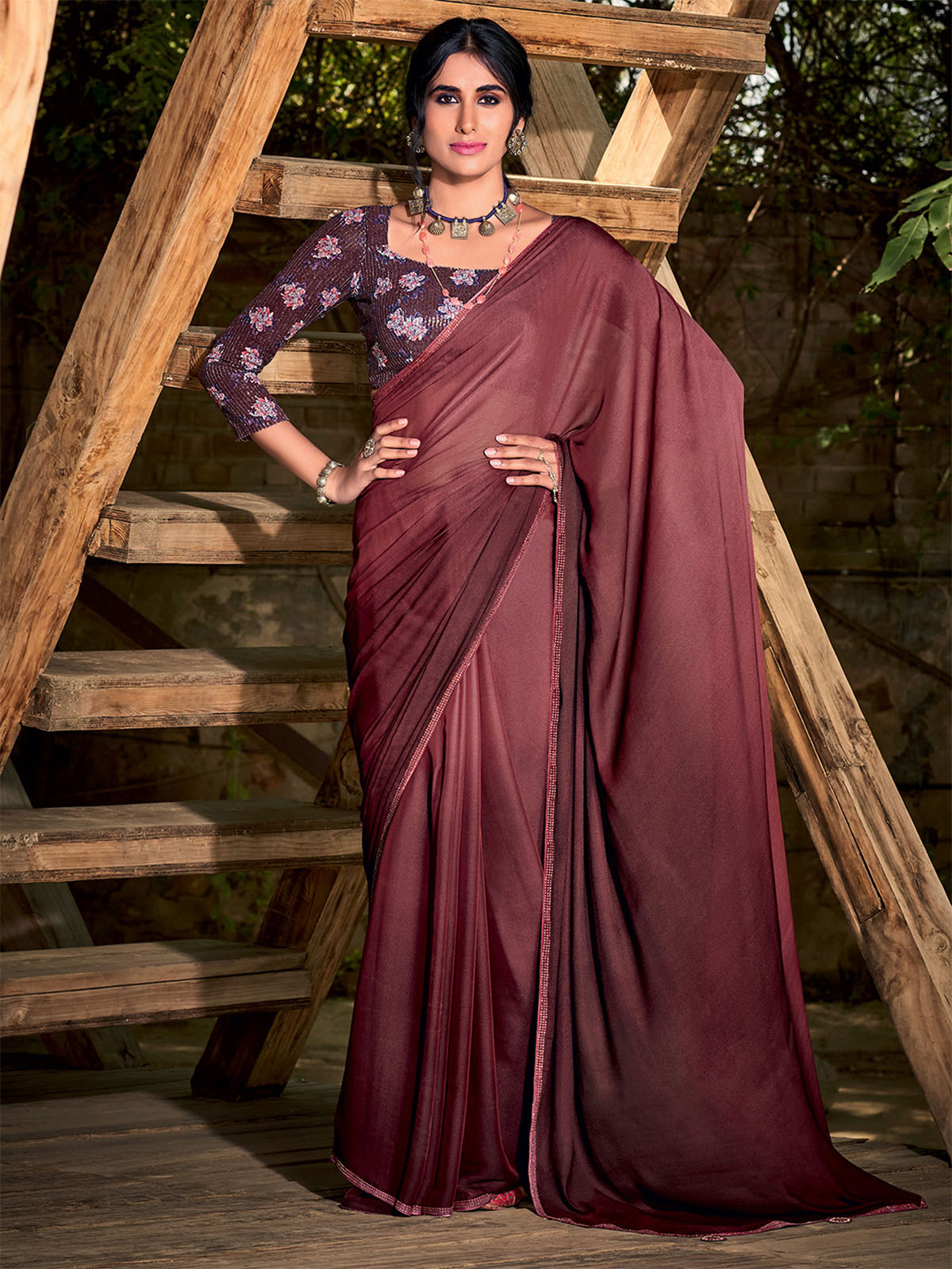 Women'S Chiffon Maroon Embellished Saree With Unstitched Blouse