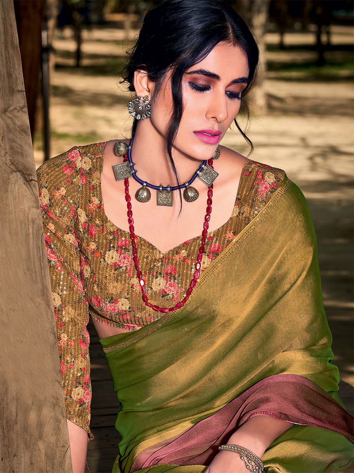 Women'S Chiffon Olive Embellished Saree With Unstitched Blouse