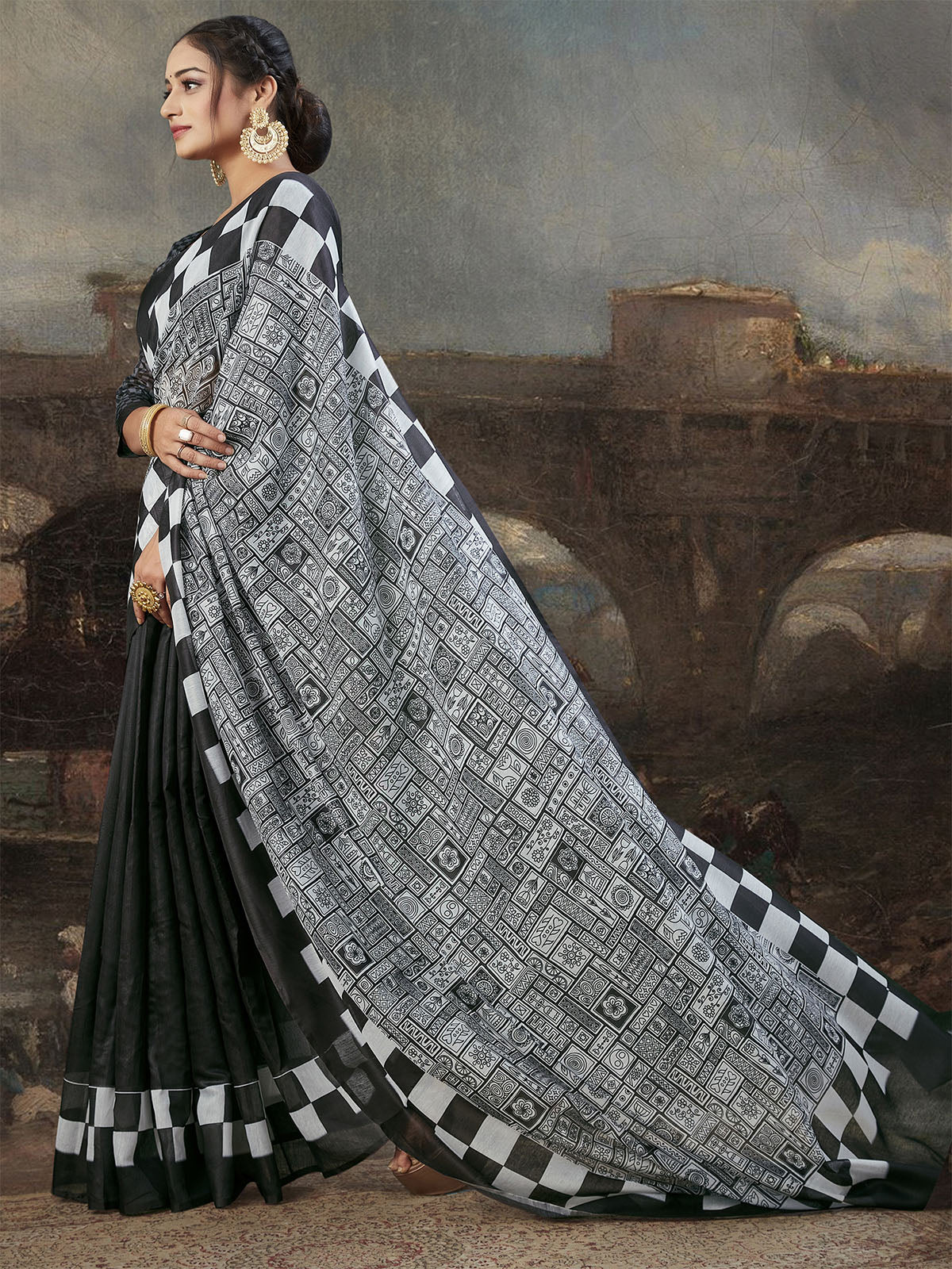 Odette Women Cotton Blend Black Printed Saree With Unstitched Blouse