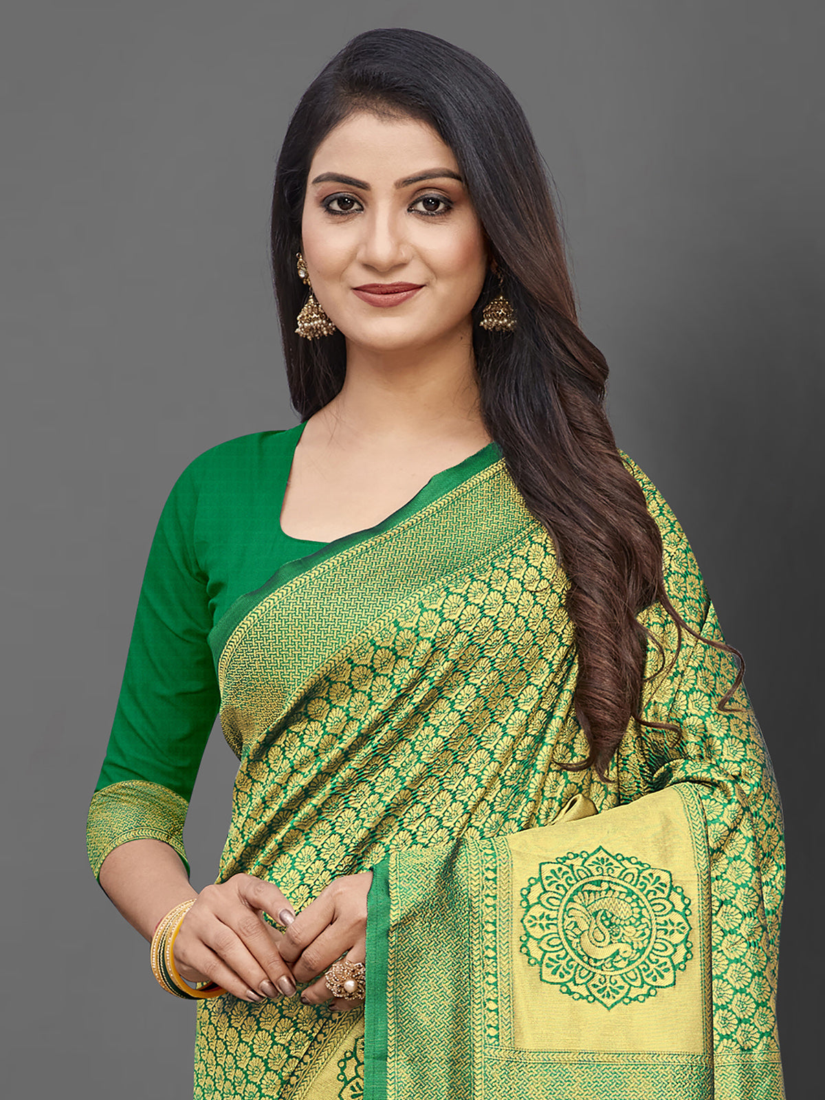 Odette Women Green Woven Blend Silk Saree With Unstitched Blouse