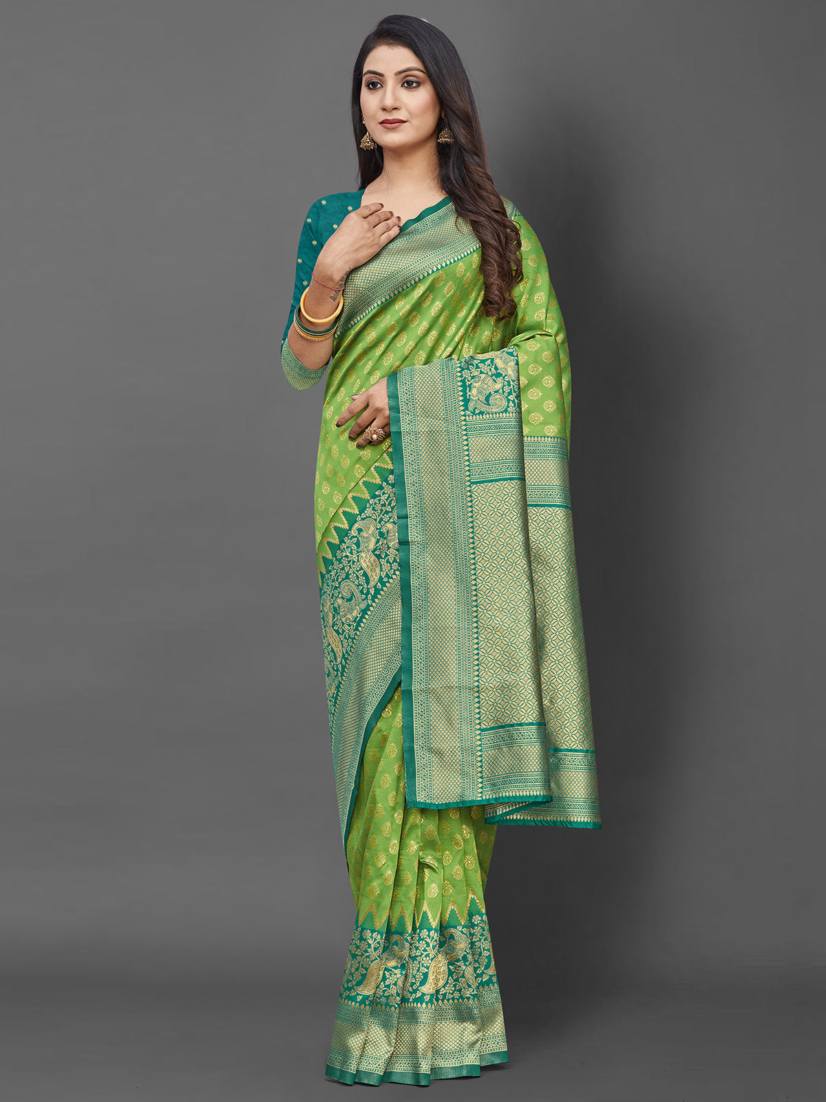 Green Woven Blend Silk Saree With Unstitched Blouse