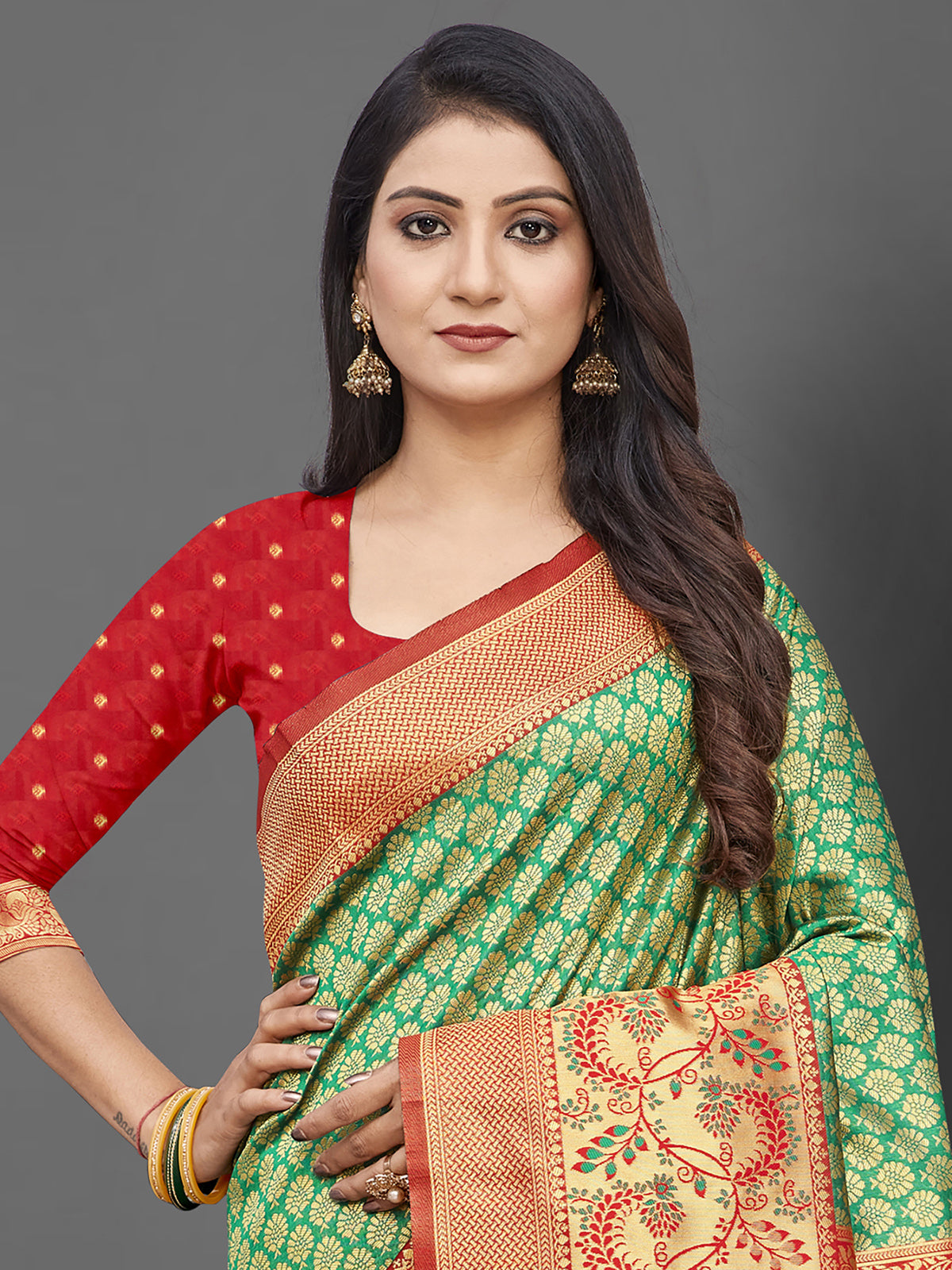 Green Woven Blend Silk Saree With Unstitched Blouse