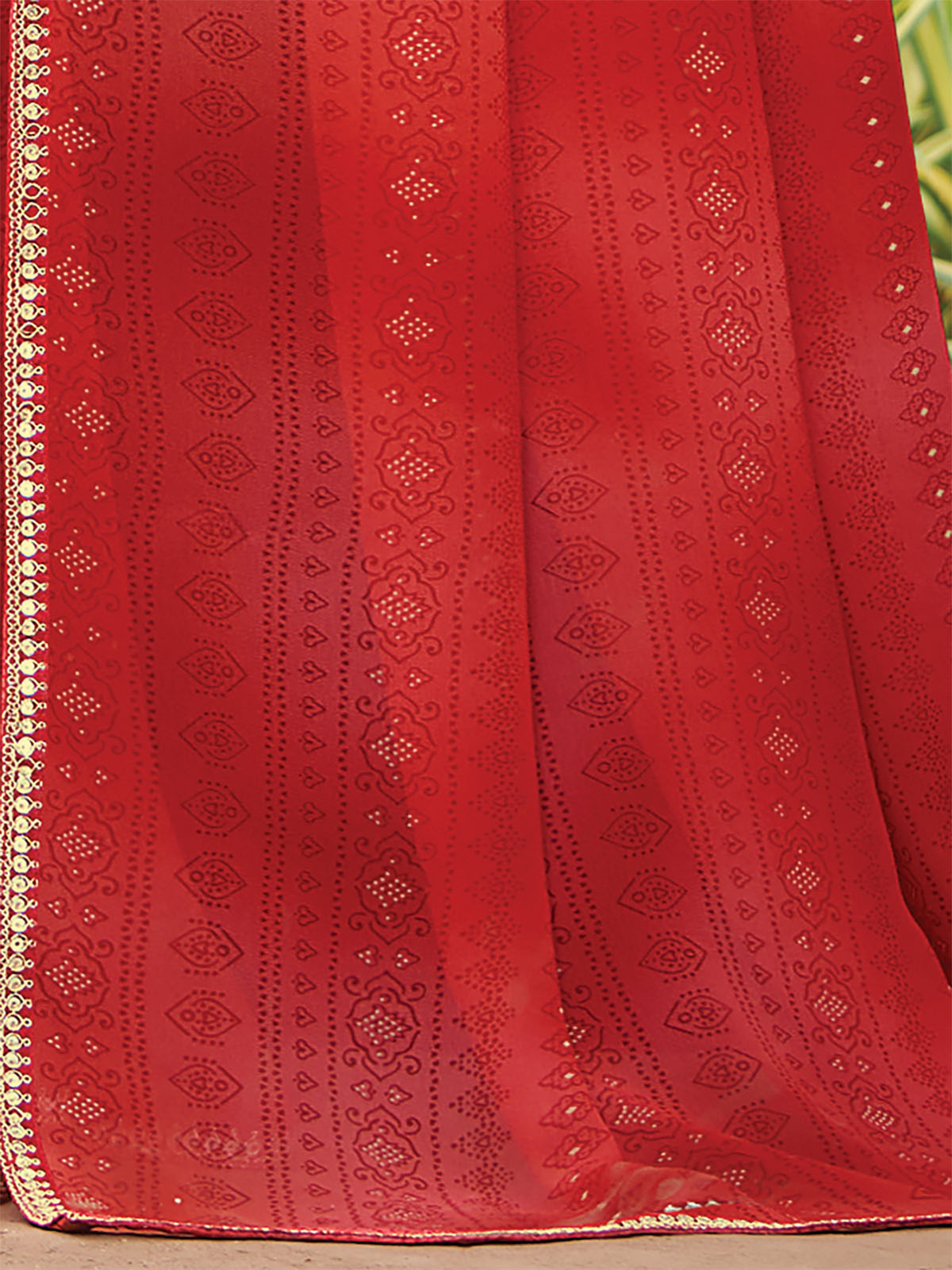 Odette Women Georgette Red Printed Designer Saree With Unstitched Blouse